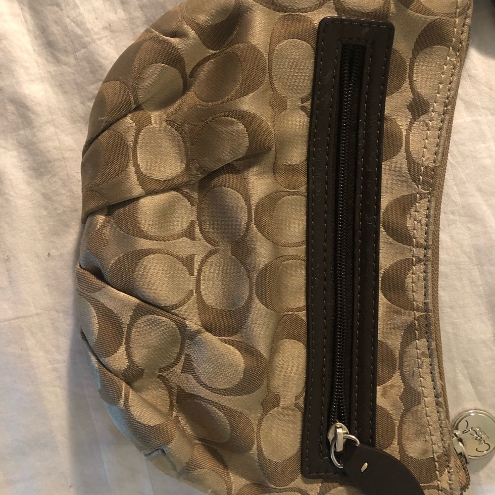 AUTHENTIC COACH SATCHEL \ CROSS BODY